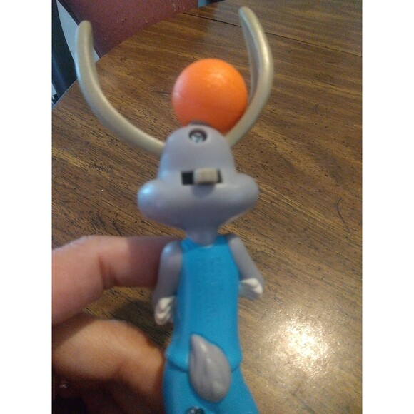 McDonald's Looney Tunes Space Jam Bugs Bunny Basketball Happy Meal Toy 2020 - Picture 3 of 4